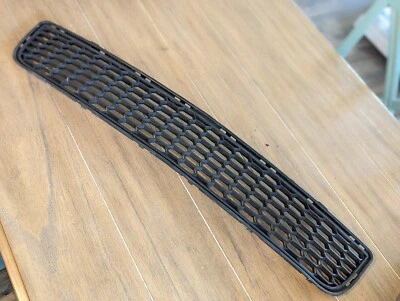 Parachoques delantero rejilla fascia inferior GM 95167964 Chevy Cruze 2011-14 Foto 1 de 4