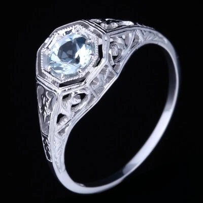 Anillo fino de compromiso único vintage aguamarina redonda de oro blanco de 10k de 4,5 mm para mujer Foto 1 de 4