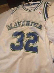 NBA Mavericks #32 Mashburn White Champion Jersey SMALL - Picture 1 of 3