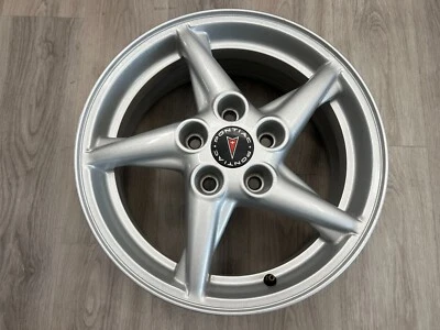 Llanta Pontiac Grand Prix 1999-2003 16x6,5" fabricante de equipos originales 6535 de fábrica con tapa plateada Foto 1 de 4