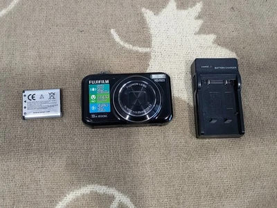 Fujifilm FinePix JX350 16MP Digital Camera - Black Fully Working Great Shape - Image 1 of 4
