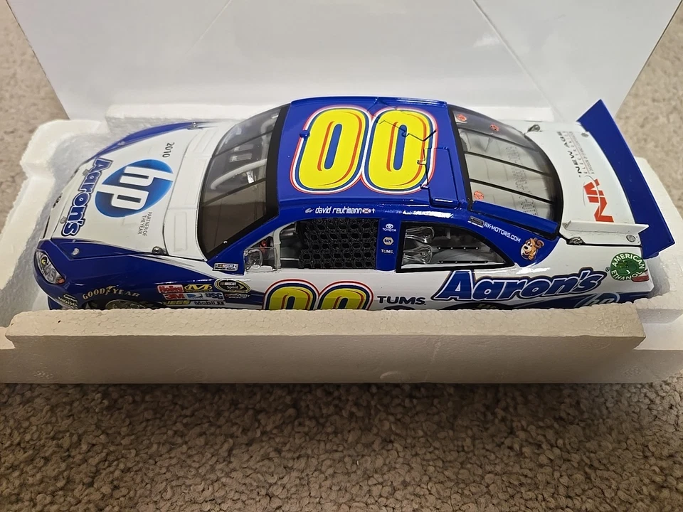 2011 David Reutimann 00 Hewlett Packard HP 1/24 Lionel Nascar Diecast 1/709 - Image 1 of 4