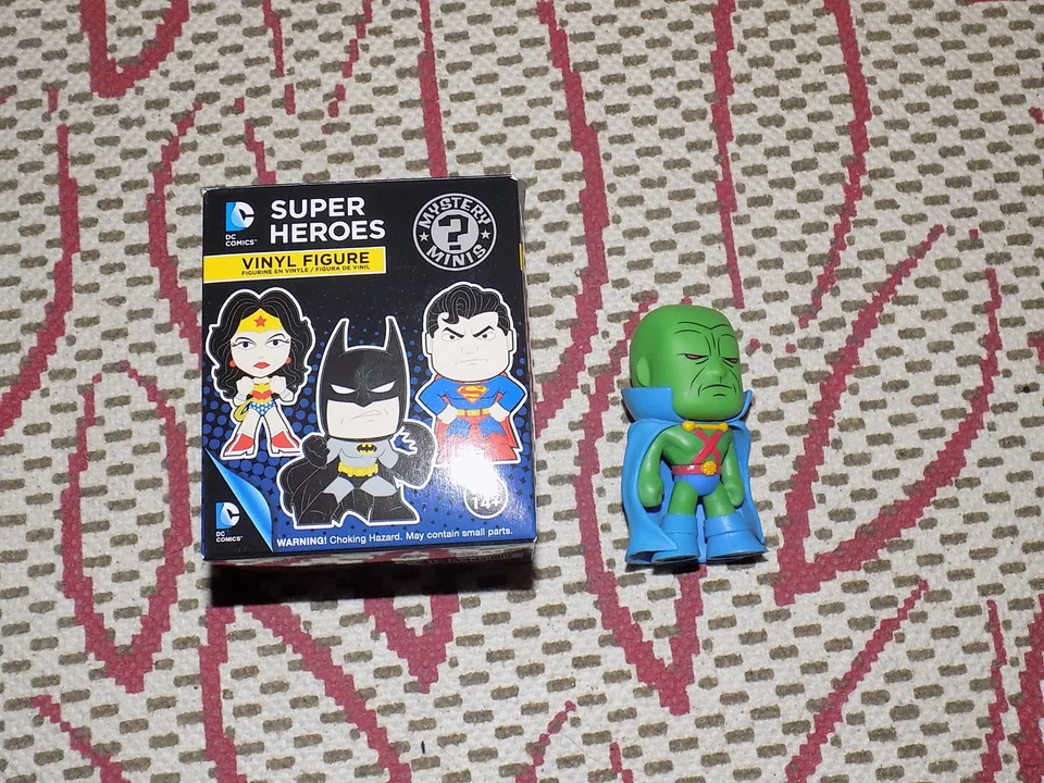 FUNKO, MARTIAN MANHUNTER, MYSTERY MINIS, DC SUPER HEROES, VINYL FIGURE, 1/24 Foto 1 de 1