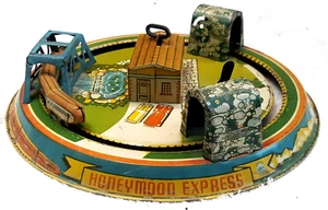 Vintage Tin Marx HONEYMOON EXPRESS Mechanical Wind-Up Train Rare Color Variant - Picture 1 of 10