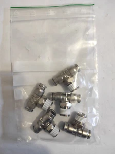 Cfz. n.5 SMC Raccordo "T" Inox KQB2T06-02S 1x filetto maschio G1/4" 2x tubo 4-6 - Foto 1 di 1