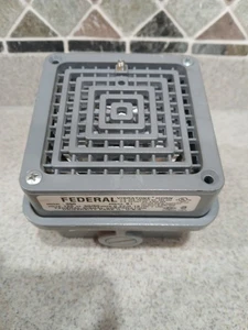 Federal Signal 350 (B1) 120VAC Vibratone ALARMA AUDIBLE ADVERTENCIA SIRENA BOCINA PROBADA - Imagen 1 de 7