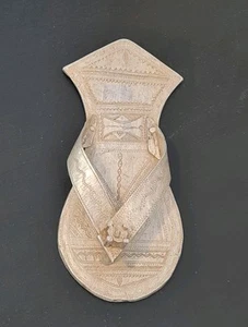 INDIAN HANDCRAFTED METAL SLIPPER - Picture 1 of 16