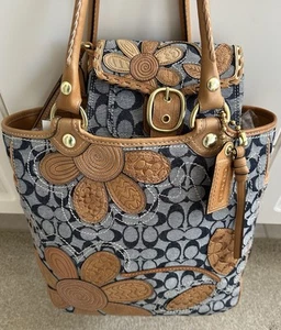 NWT COACH BLEEKER DENIM VACHETTA LEATHER FLORAL APPLIQUE TOTE & WRISTLET 11783 - Picture 1 of 24