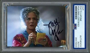 Foto firmada por Patti Lupone corte automático Broadway PSA ADN Disney Agatha - Imagen 1 de 2
