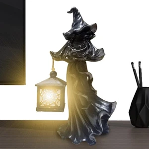 Bruja de resina de 7,8 pulgadas con luz de linterna LED 2023 decoración de Halloween para barril de galletas - Imagen 1 de 7