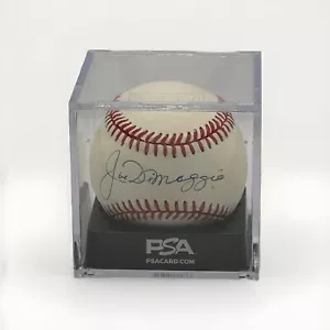 Joe DiMaggio Signed Baseball Psa 8 - Picture 1 of 1