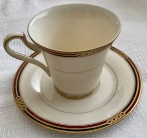 Oscar De La Renta Insignia Red Black Footed Cup & Saucer Japan Fine Ivory LAF16 - Picture 1 of 5
