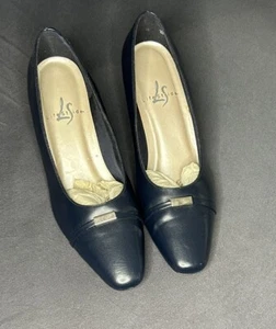 Life Stride Womens Size 7.5 Navy BluePump Dress Shoe - Picture 1 of 3