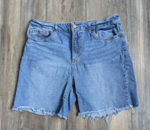 Forever 21 Jeansshorts hohe Taille dehnbar Jorts mittlere Waschung ausgefranst 6" Größe 31 - Bild 1 von 4