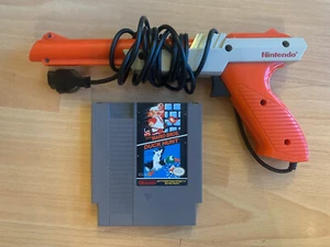 Super Mario Bros/ Duck Hunt NES Cart w/ Nintendo Zapper Tested - Picture 1 of 5