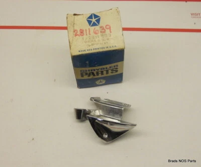 Nuevo de Lote Antiguo Mopar 1967 1968 Plymouth Sport Fury VIP 4 puertas HTP VENTANA CRISTAL CROMO ORN Foto 1 de 4