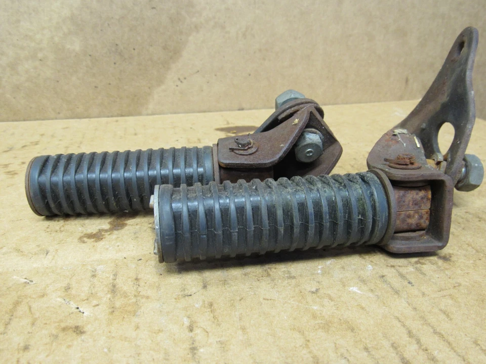 Reposapiés trasero para pasajero Honda CB550K 1976 50716-371-660 Foto 1 de 4