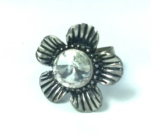 Park Lane Distressed Silver Tone Flower Crystal Adjustable Statement Ring - Imagen 1 de 2