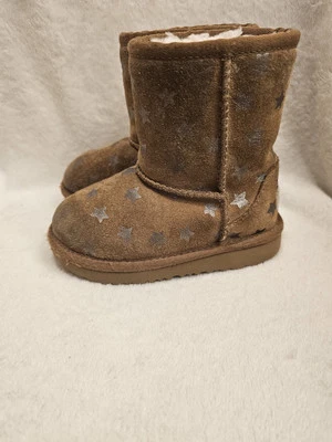 UGG Classic Short II Stars Toddler Infant Girls Chestnut Size 8 Style 1019697T - Image 1 of 4