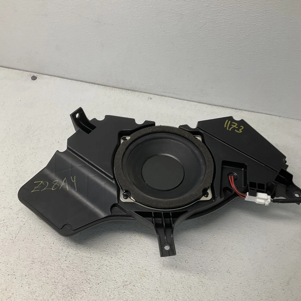 2013-2017 Hyundai Veloster Subwoofer Speaker Assembly 96380-2V100 OEM 13-17 - Image 1 of 4