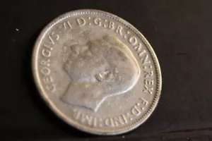 AUSTRALIAN FLORIN 1946 - Picture 1 of 2