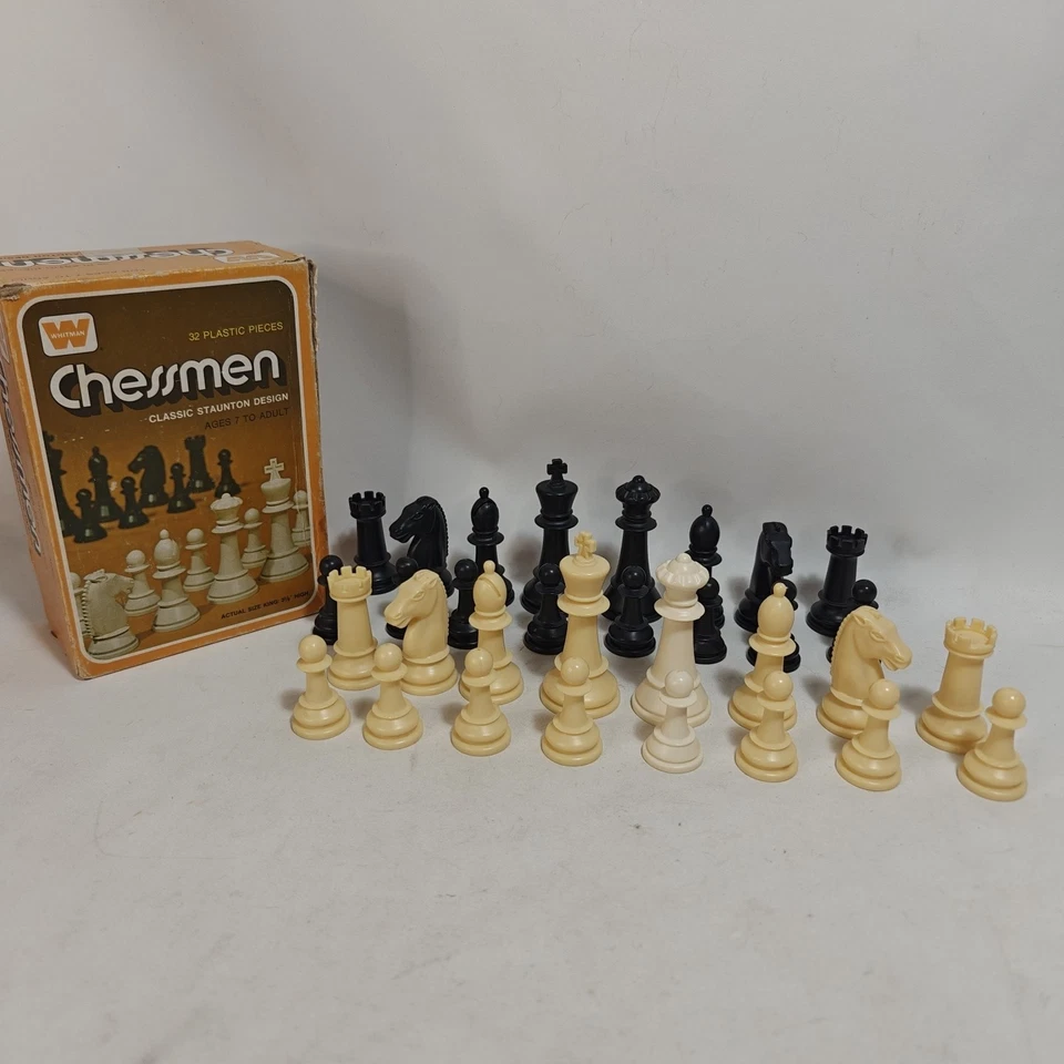 Piezas de ajedrez de plástico vintage 1974 Whitman *Chessmen* 4690 completas EE. UU. Foto 1 de 4