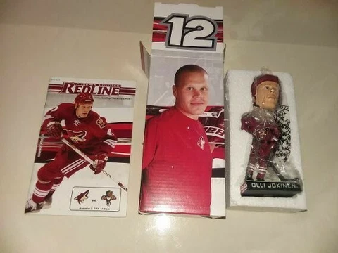 PHOENIX COYOTES Olli Jokinen SGA bobblehead (MINT IN BOX)+ Nov 2008 game program Cover