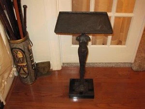 Global Views Modern Woman TalI iron Figural Side Table on Black Granite Base - Imagen 1 de 8