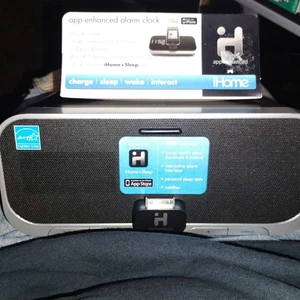 Vintage IHOME IA5 APP ENHANCED ALARM CLOCK FOR IPOD / IPHONE - IA5BVC - Picture 1 of 3