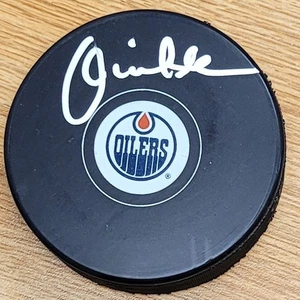 Autographed LOUIE DEBRUSK Edmonton Oilers Hockey Puck - w / COA - Foto 1 di 1