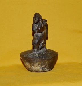 Antique primitive figure wooden butter pot theki lid from Nepal, TL8 - Picture 1 of 5