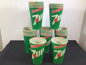 Vintage SEVEN 7 UP SODA Wax PAPER CUPS Old Store Stock 9 oz Lot Of 34 - Imagen 1 de 3