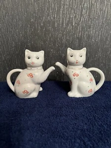 2 Super cute Ceramic Chinese White cat figurines. Novelty Creamer/teapots. - Picture 1 of 8