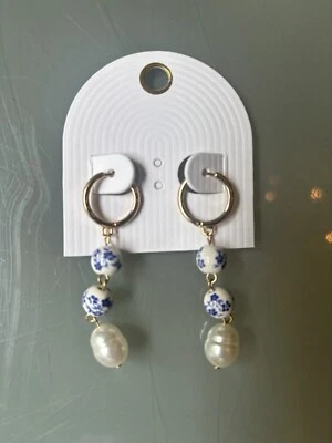 Brincos de declaração de gota de pérola chinoiserie azul e branco novos sem etiquetas - Imagem 1 de 4