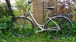 Damen City Bike mit tiefem Einstieg - Bild 1 von 1