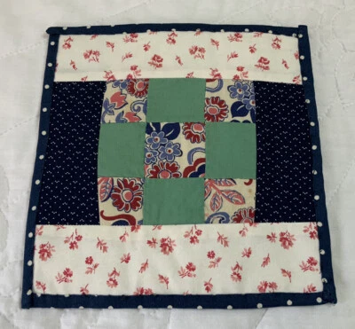 Mini edredón de retazos vintage o edredón para muñeca, nueve parches, azul marino, rosa Foto 1 de 4