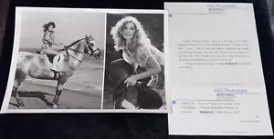 Priscilla Presley (Elvis Presley) "con cavallo" ABC pubblicità originale tipo 1 foto - Foto 1 di 5