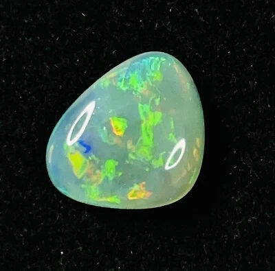 2.75 Australian Multicolor Crystal Opal, Lightning Ridge Bright Red/Green - Image 1 of 4