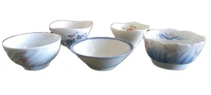 Japan/China gemischte Blumen Reis oder Suppenschüsseln 5er Set gemischtes Set - Bild 1 von 12