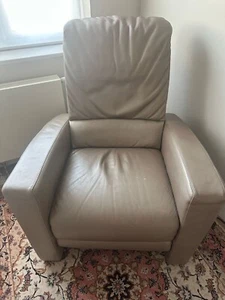 Natuzzi Leather Electric Recliner Armchair- Taupe/Mocha - - Picture 1 of 14