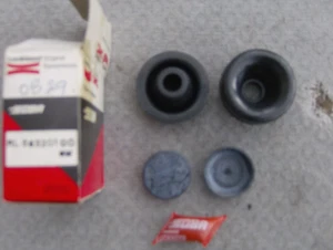 PEUGEOT 504 BRAKE CYLINDER KIT - Picture 1 of 1