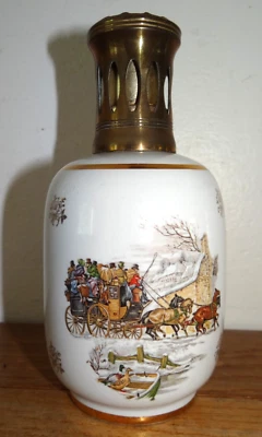 Jolie Lampe Berger en Porcelaine à Décor de Calèche Signée R - Photo 1/4