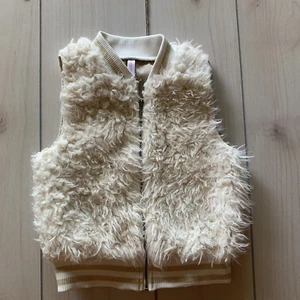 girls m xhilaration white sherpa faux fur vest - Picture 1 of 5