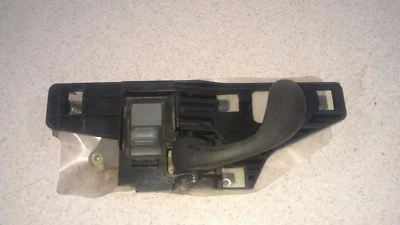 2000-2005 CHEVY BLAZER GMC JIMMY LH DRIVER SIDE DOOR HANDLE DOOR LOCK - Image 1 of 4
