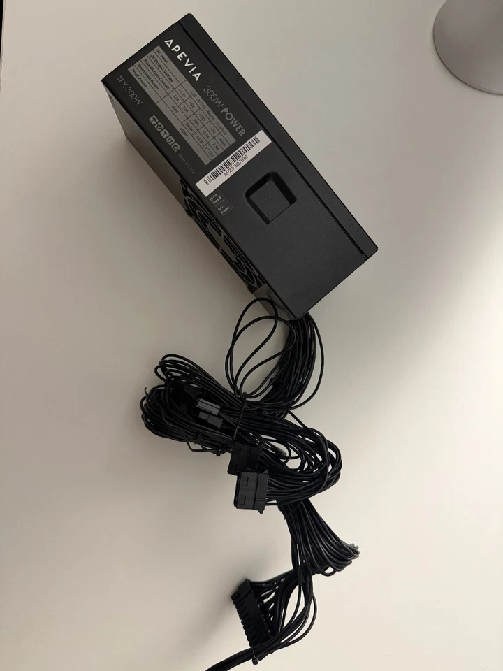 Fuente de alimentación Flex ATX Apevia TFX-AP300W 300W Foto 1 de 1