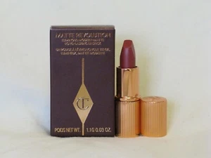 Lápiz labial Charlotte Tilbury Matte Revolution 'Walk of No Shame' 0,03 oz talla de viaje - Imagen 1 de 3