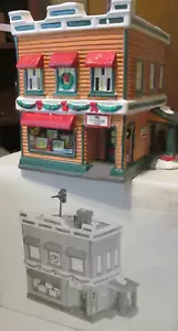 Dept 56~ Snow Village~""Al's TV Shop""~NUOVO IN SCATOLA~IN PENSIONE-1995 - Foto 1 di 15
