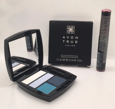 Sombra de ojos mate AVON True Color Tranquillity Quad + brillo de labios en riqueza ciruela Foto 1 de 4