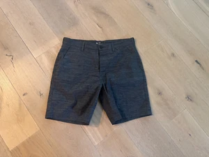 Hurley Men's Dark Gray Flat Front Chino Shorts - Size 32 Stretch NWOT - Picture 1 of 2