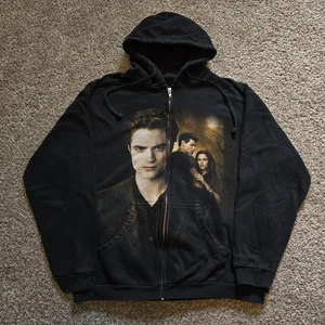 Y2k Twilight Saga New Moon schwarzer Hoodie mit Reißverschluss XL 2-seitige Grafik Edward - Bild 1 von 8